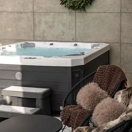 Luxury łapsze Z Jacuzzi