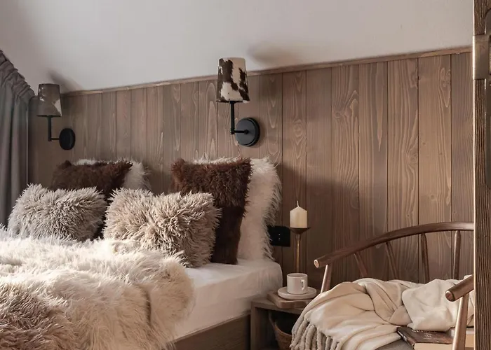 Luxury Lapsze Z Jacuzzi 木屋